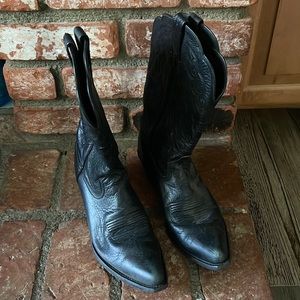 Black leather Ariat boots